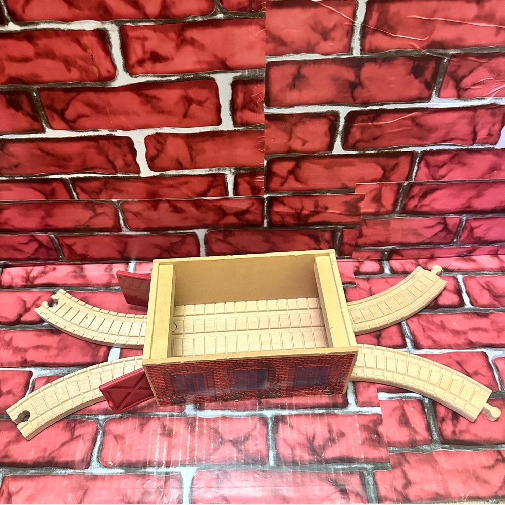 Thomas & Friends Wooden Train Track Set with Red Brick Tunnel